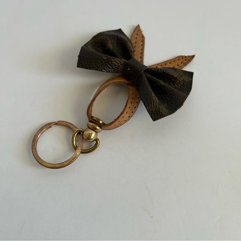 Trendy boutique Brown & Tan Bow Keyring Card Holder